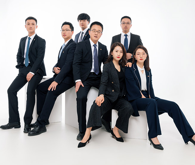 诚域律所金融业务部专注于银行类金融机构信贷法律风险防控、投融资专项论证服务、不良资产处置与借款担保类争议解决，努力为省内银行金融机构、资产管理公司和小额贷款公司等客户提供优质高效贴心的诉讼与非诉讼法律服务。我部服务的客户主要有建设银行甘肃省分行、中国银行甘肃省分行、农业发展银行甘肃省分行、工商银行兰州分行、中信银行兰州分行、招商银行兰州分行。