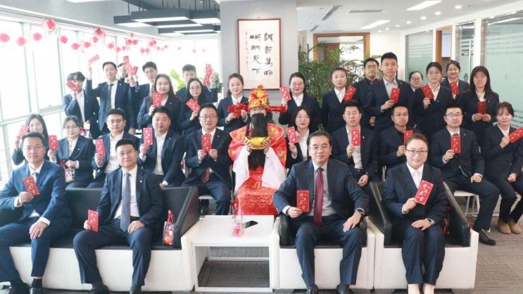 策马扬鞭启新程 智汇匠心铸华章——诚域律师事务所新春开工仪式暨新书发布会圆满举行